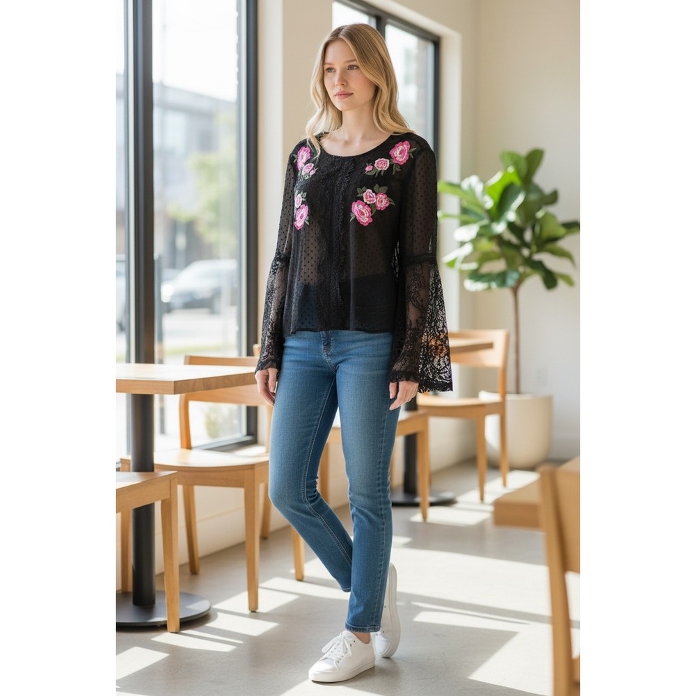 Miss Selfridge Black Embroidered Floral Bell Sleeve Sheer‎ Top Size 4 NWT